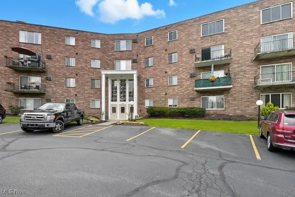 355 Solon Road #212, Chagrin Falls, OH 44022