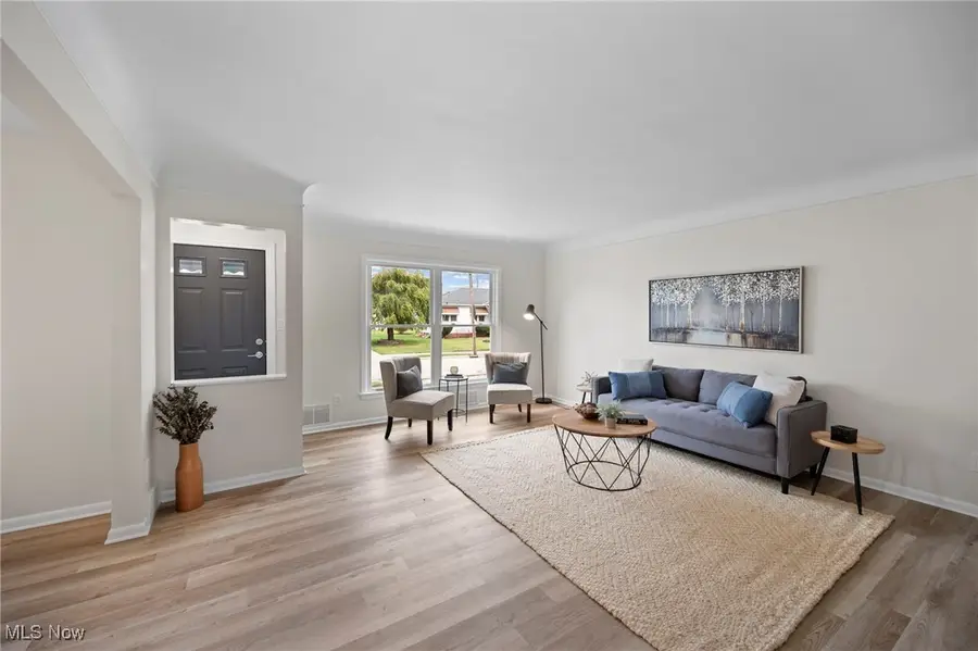 2137 Silverdale, Cleveland, OH 44109 - Image #2