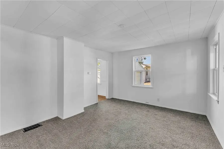 114 Oakdale Avenue, Hubbard, OH 44425 - Image #2