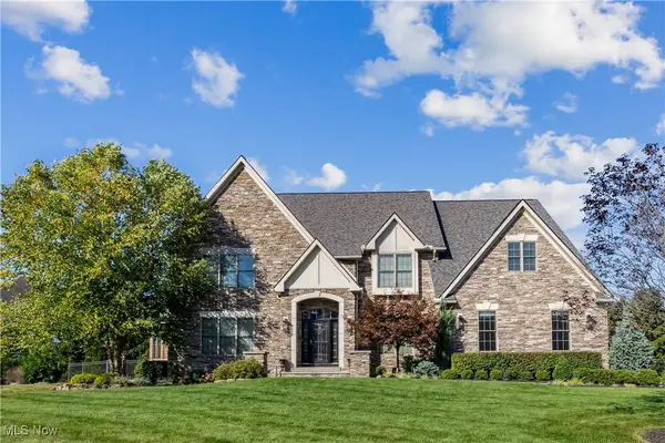 3184 Oakmont Circle, Westlake, OH 44145