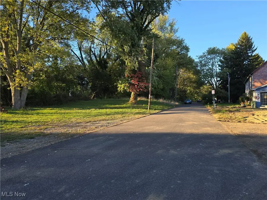 Dover Ne Avenue, Canton, OH 44714 - Image #2