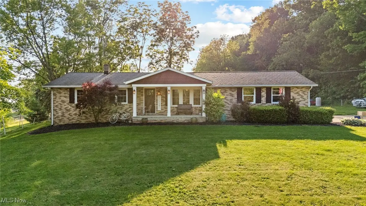 5765 Maplegrove Ne Avenue, Louisville, OH 44641 - Image #1