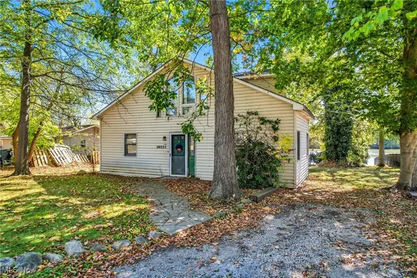 26223 Wildwood Drive, Beloit, OH 44609