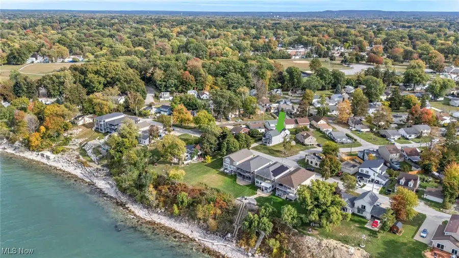 38514 N Beachview Road, Willoughby, OH 44094 - Image #3