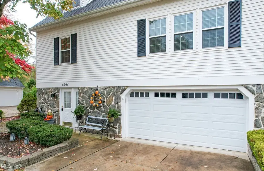 6794 Chaffee Court, Brecksville, OH 44141 - Image #2