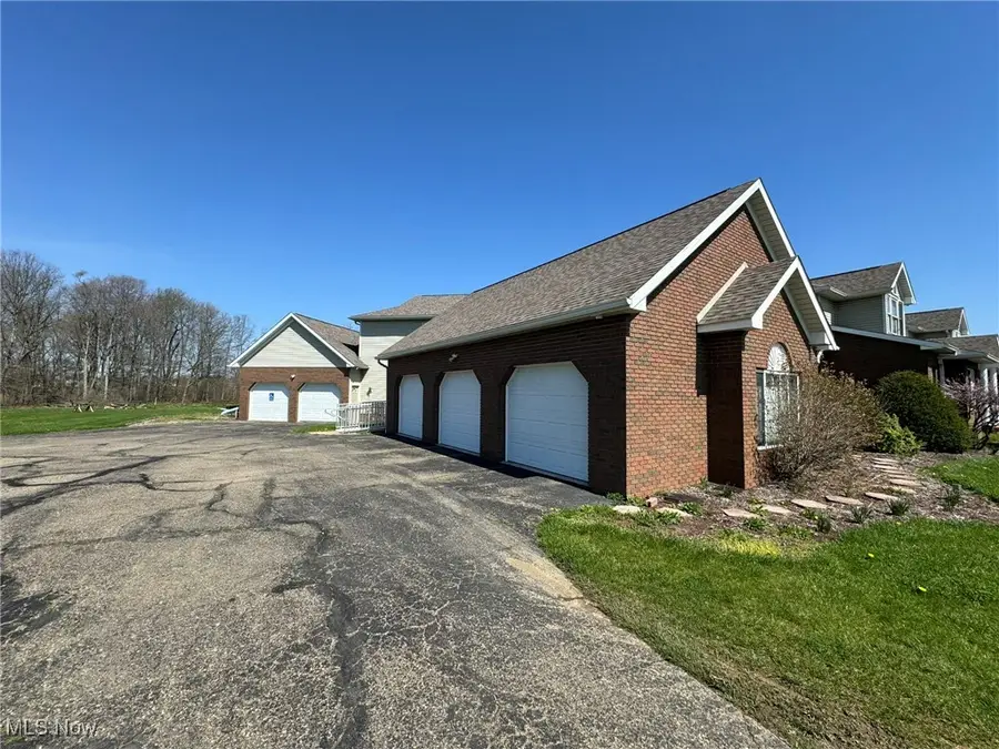 1173 Manchester Sw Avenue, North Lawrence, OH 44666 - Image #2