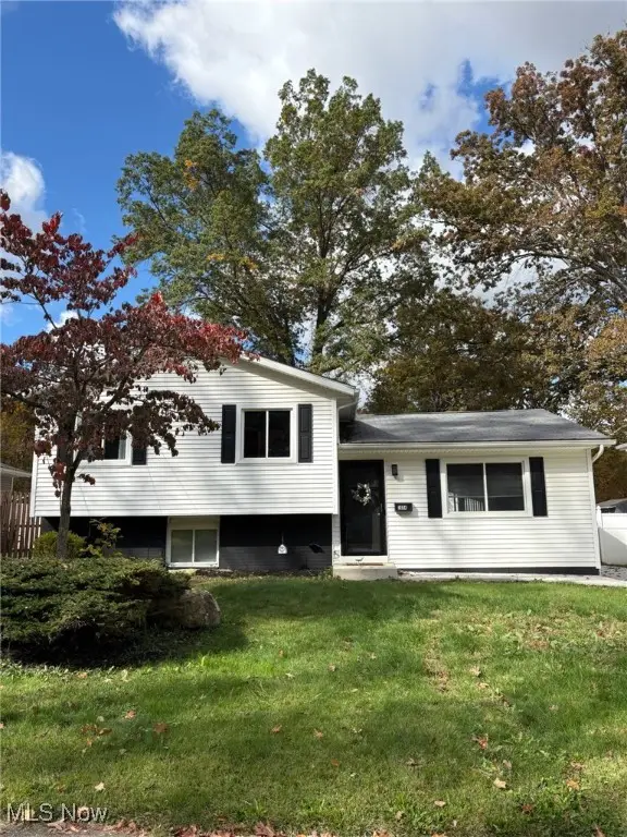 1054 Karen Drive, Akron, OH 44313 - Image #1