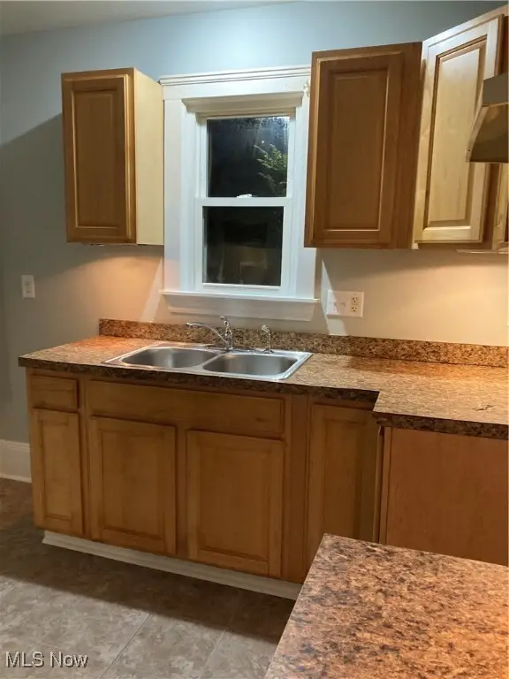 3704 Dawning Avenue, Cleveland, OH 44109 - #2