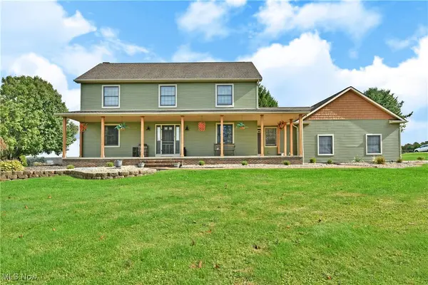 2486 Waynewood Ne Drive, Fowler, OH 44418