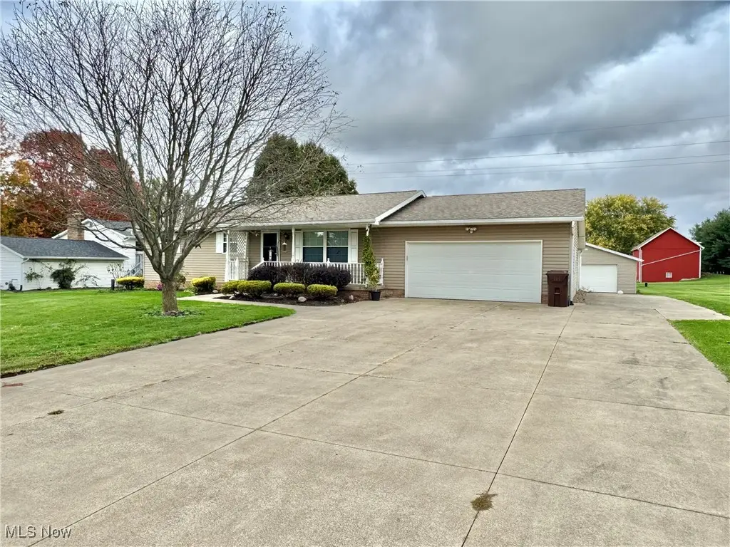 1037 Canyon Ne Street, Uniontown, OH 44685 - Image #1