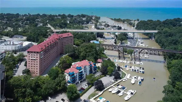 19000 Lake Road #915, Rocky River, OH 44116