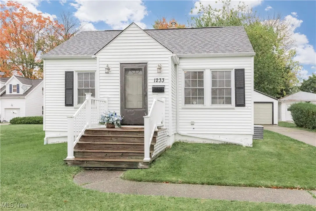 1233 Summit Drive, Mayfield Heights, OH 44124 - Image #1