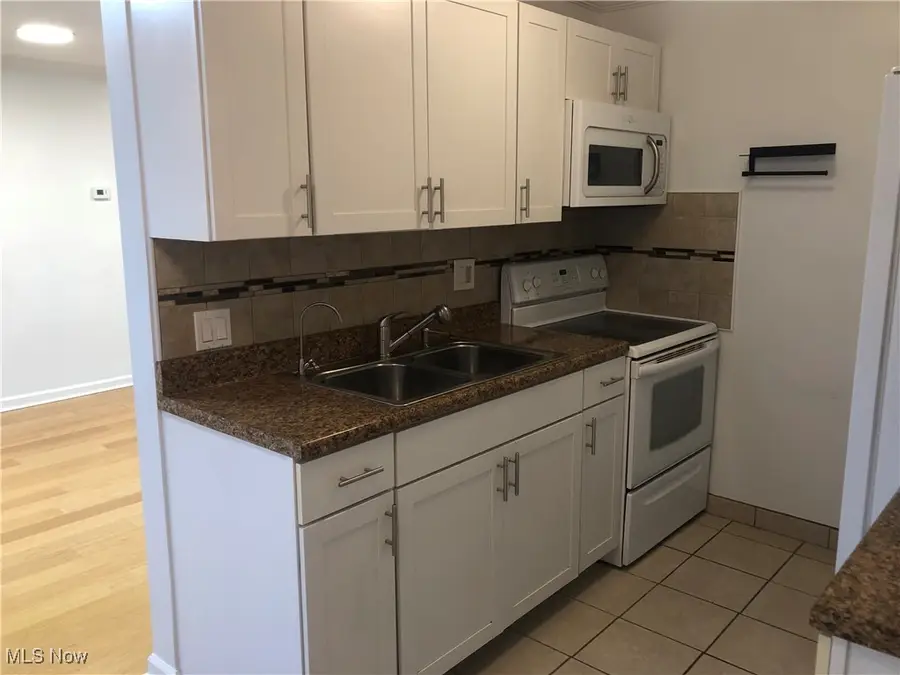 1402 Golden Gate Boulevard #G102, Mayfield Heights, OH 44124 - Image #3