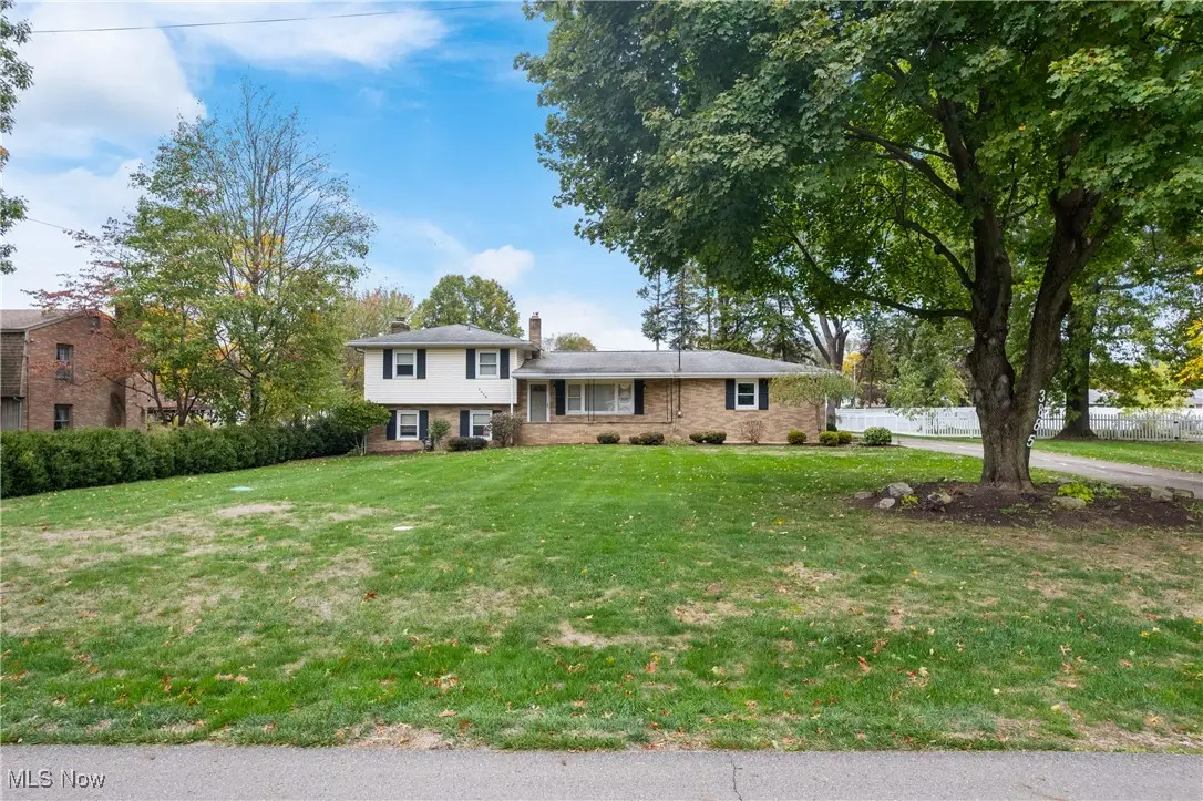 3885 Hugh Nw Street, Uniontown, OH 44685 - #1