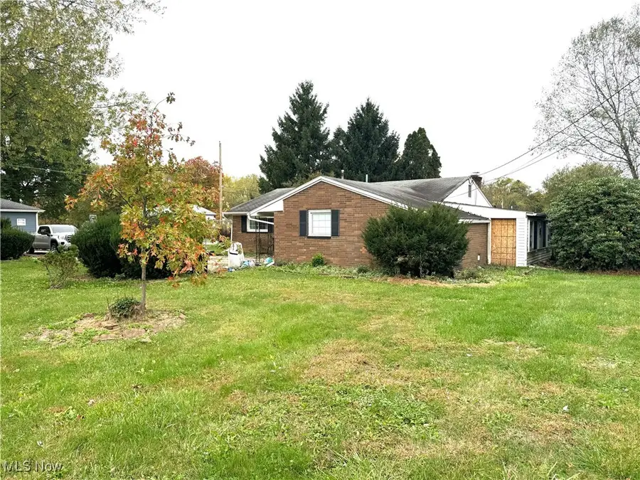 4481 Broadway Ne Avenue, Louisville, OH 44641 - Image #2