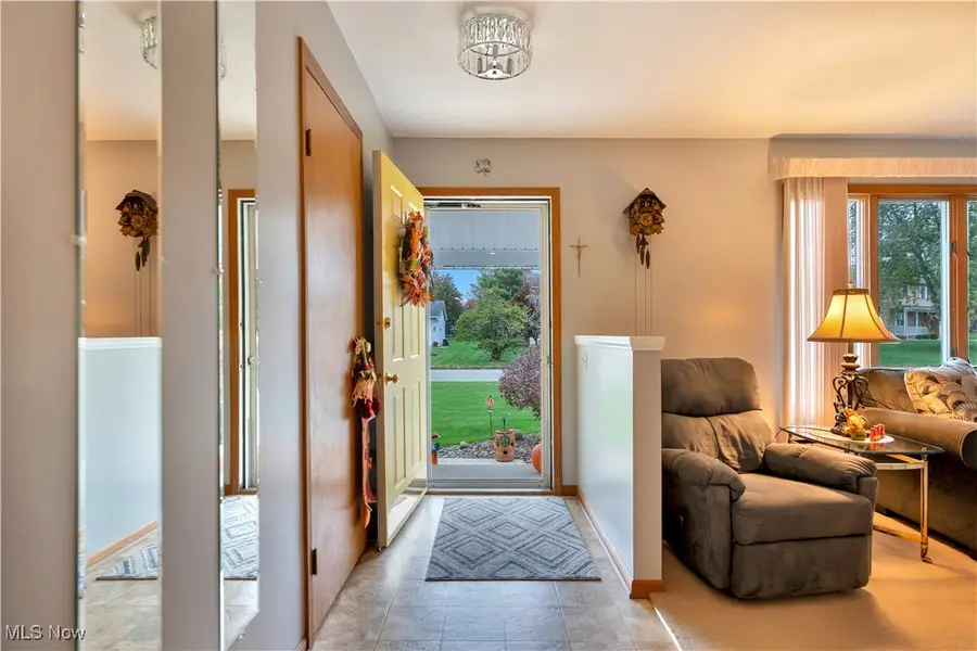 1702 Gulf Nw Street, Uniontown, OH 44685 - Image #2