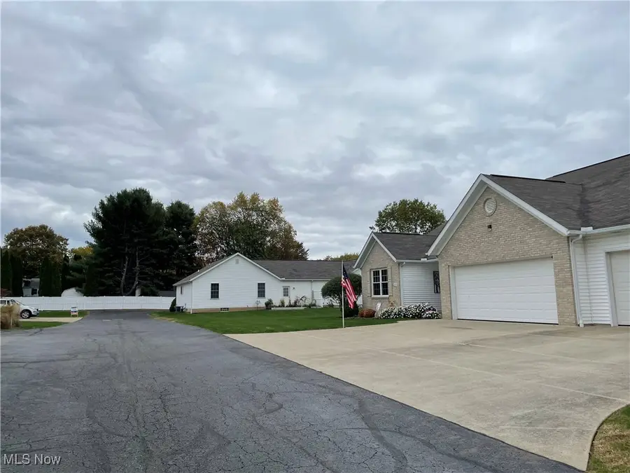 1180 Tessa Trl, Hartville, OH 44632 - Image #2