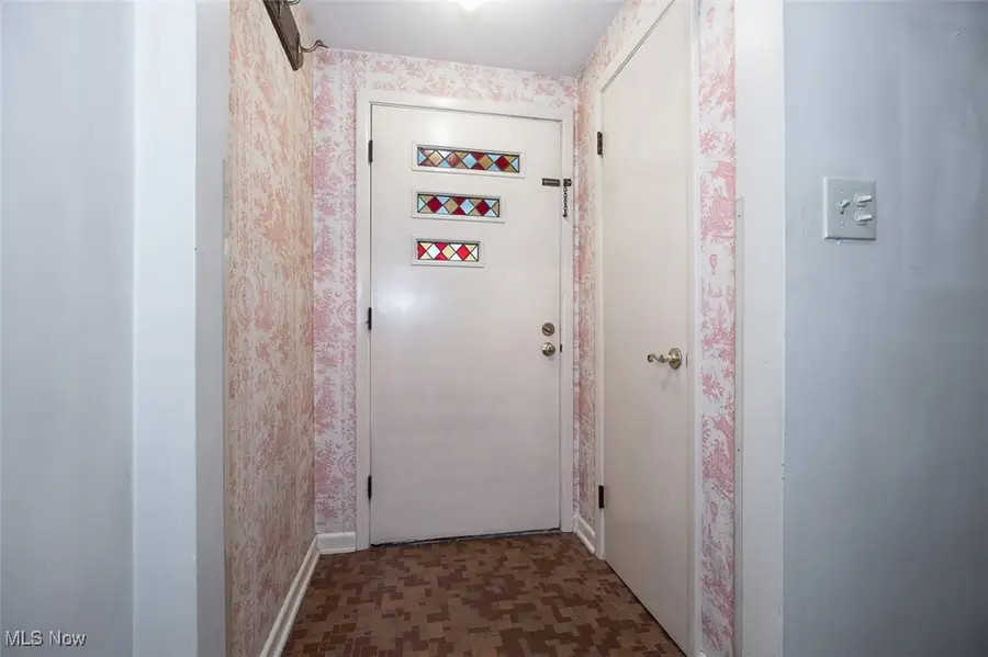 1307 Ford Road, Lyndhurst, OH 44124 - Image #2