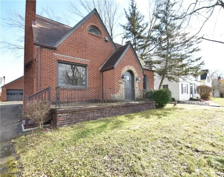 221 Kenmore Se Avenue, Warren, OH 44483 - Image #2