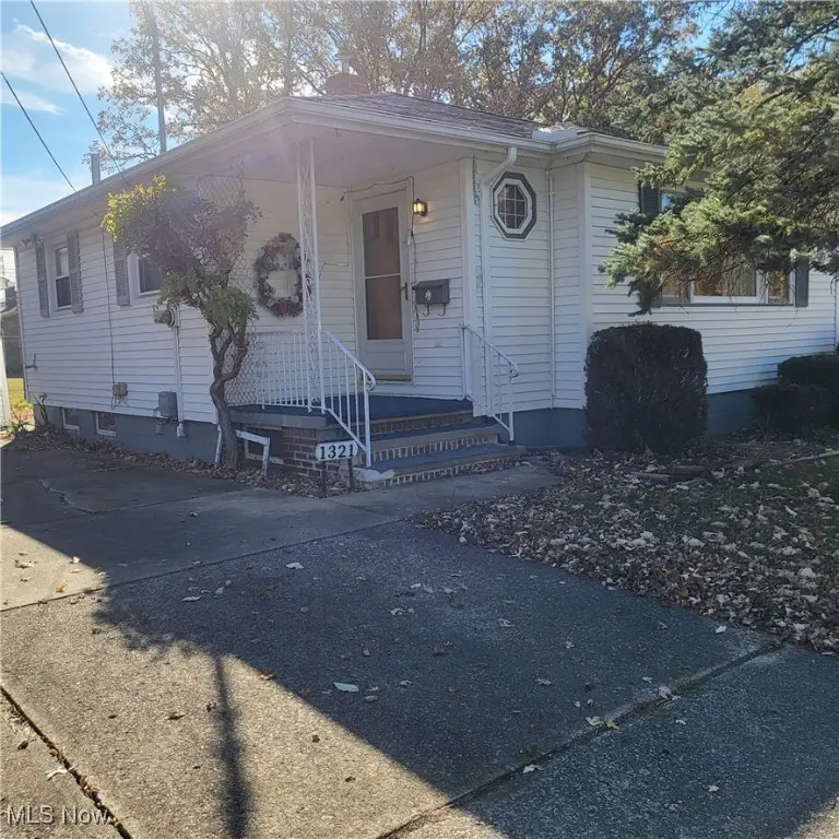 1321 Westwood Drive, Lorain, OH 44053 - Image #2