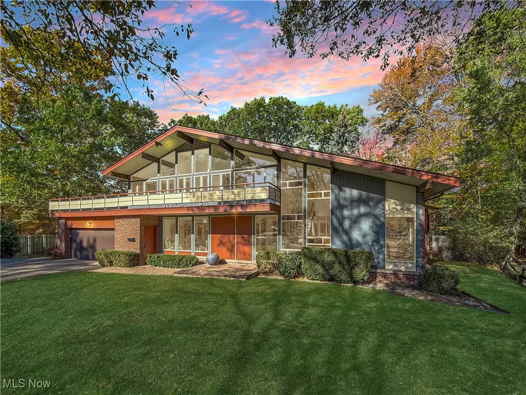 25861 Euclid Chagrin Pkwy, Richmond Heights, OH 44143 - #1