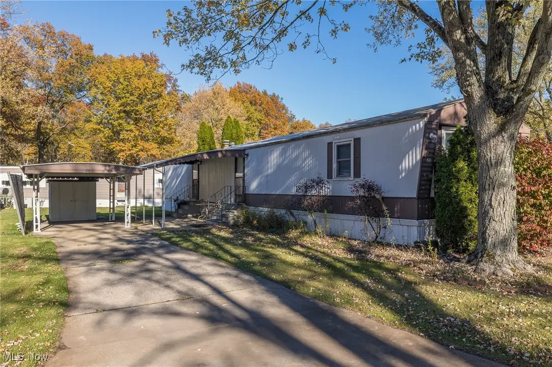 20 Grand Blvd, Olmsted Falls, OH 44138 - #1