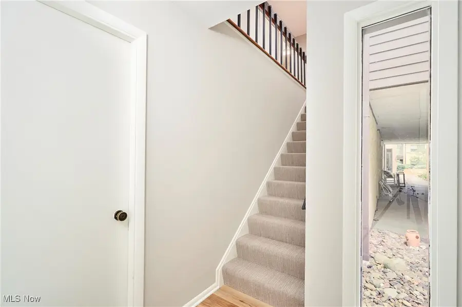 727 Hampton Ridge Drive, Akron, OH 44313 - Image #2