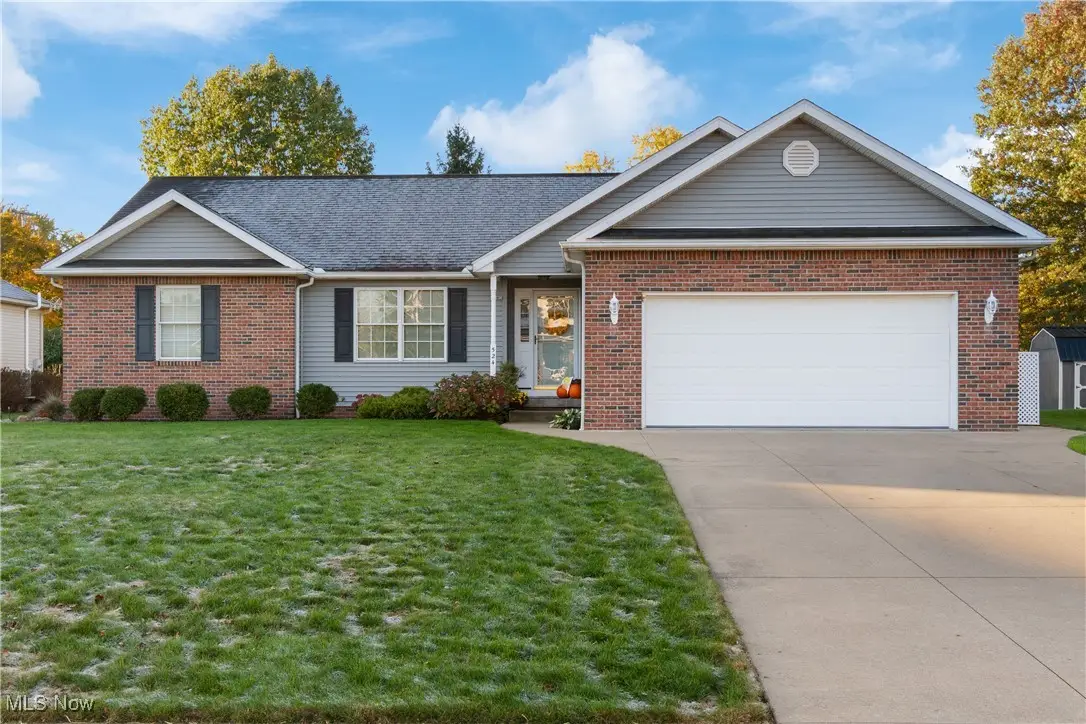 524 Glenbar Street, Louisville, OH 44641 - #1