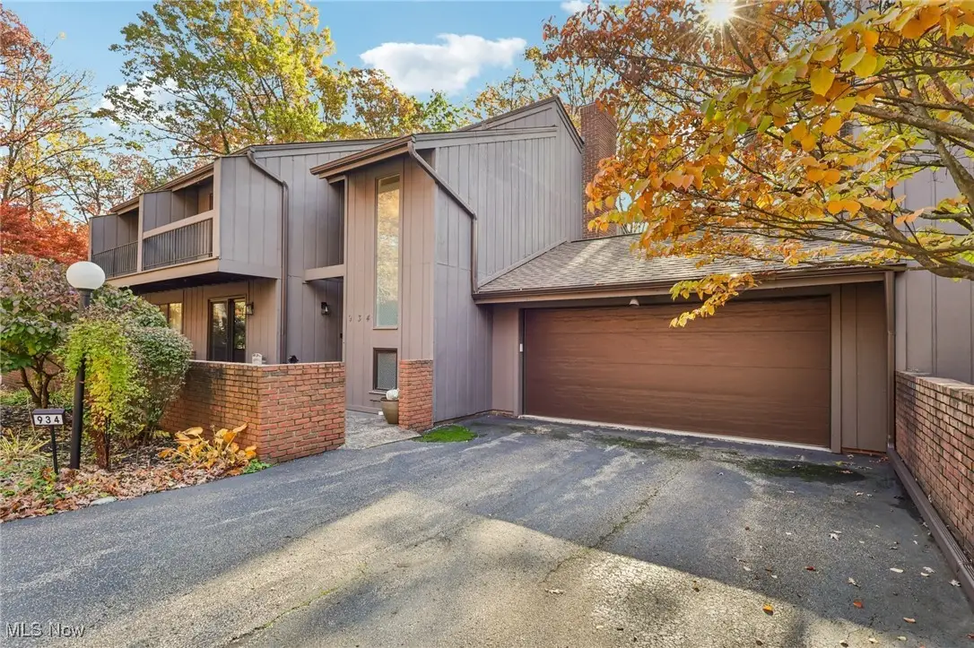 934 Canyon View Road, Sagamore Hills, OH 44067 - #1