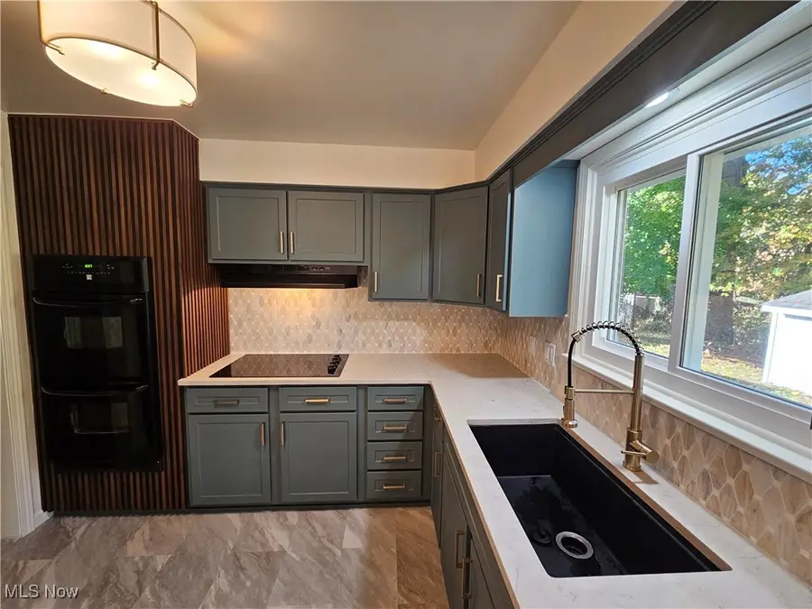 1810 Nocturne Ne Avenue, Warren, OH 44483 - Image #3