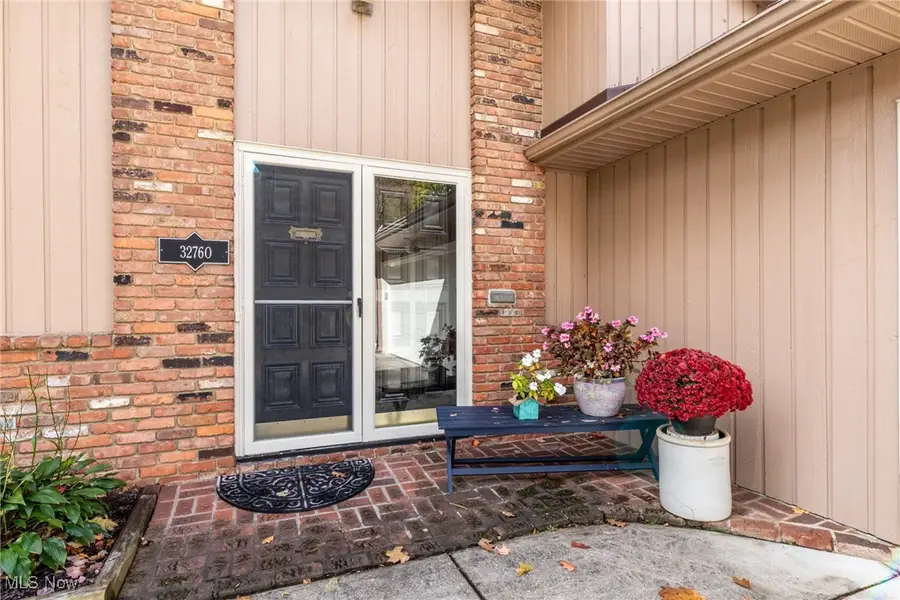 32760 Ledge Hill Drive, Solon, OH 44139 - Image #2