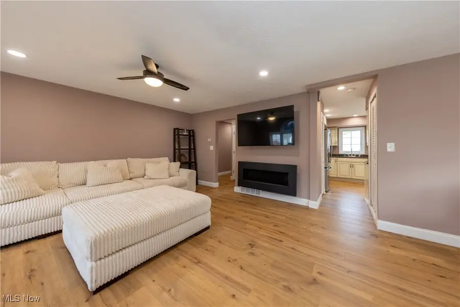 1201 Summit Drive, Mayfield Heights, OH 44124 - Image #2