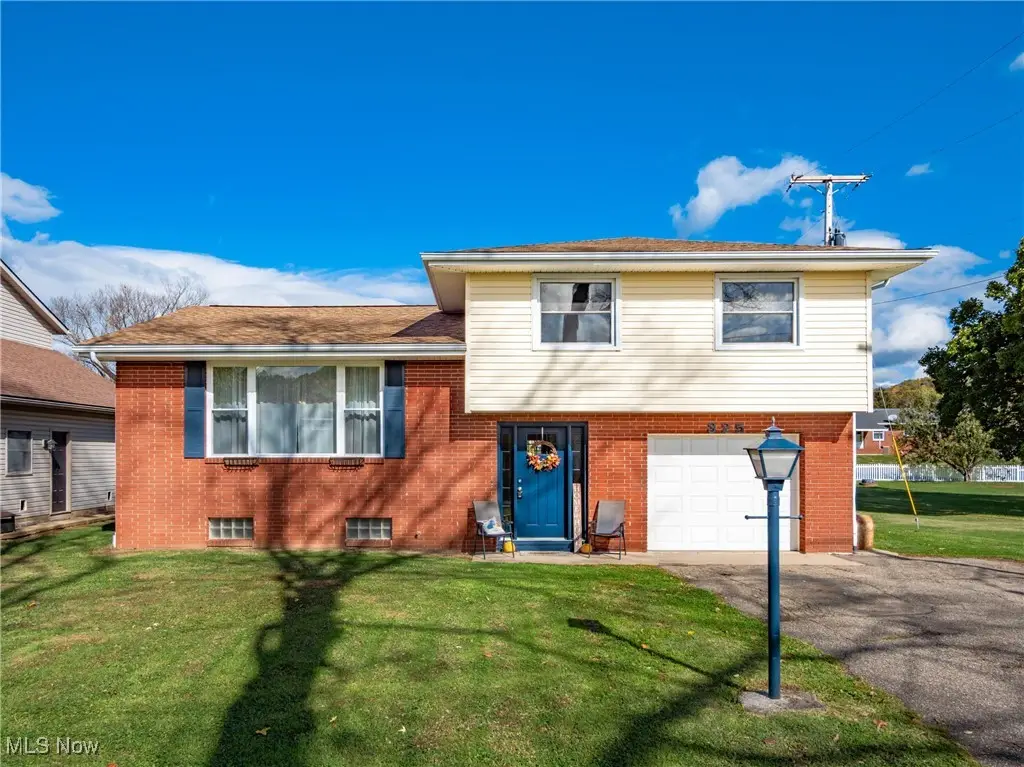 325 North Street, Duncan Falls, OH 43734 - #1