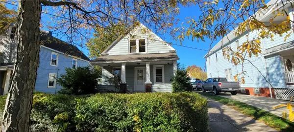 2054 Magee Street, Lakewood, OH 44107