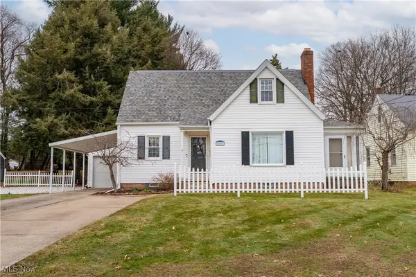 501 Woodrow Nw Street, North Canton, OH 44720