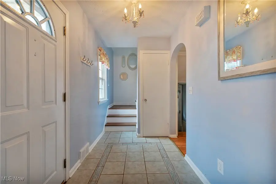 501 Woodrow Nw Street, North Canton, OH 44720 - Image #3