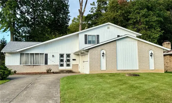 6566 Elmdale Road, Middleburg Heights, OH 44130