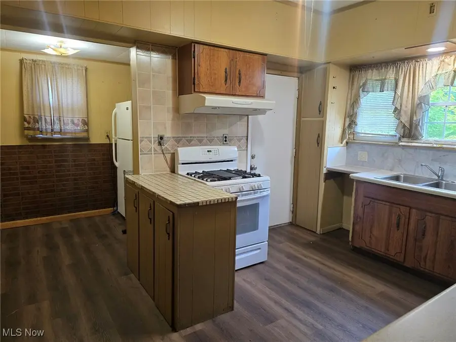 236 Fairgreen Avenue, Youngstown, OH 44504 - Image #2