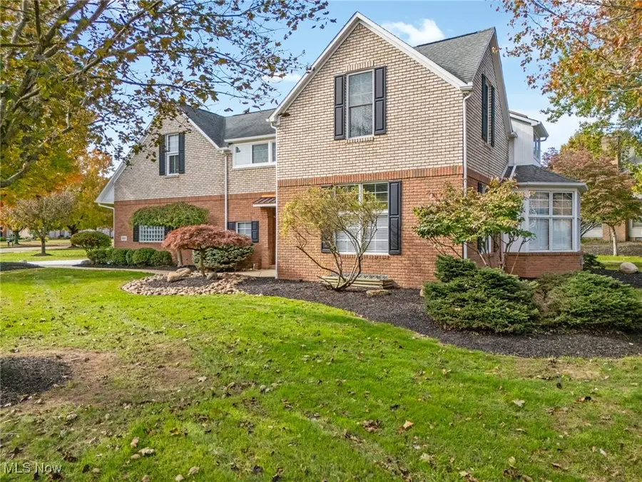 5017 Nobles Pond Nw Drive, Canton, OH 44718 - Image #3