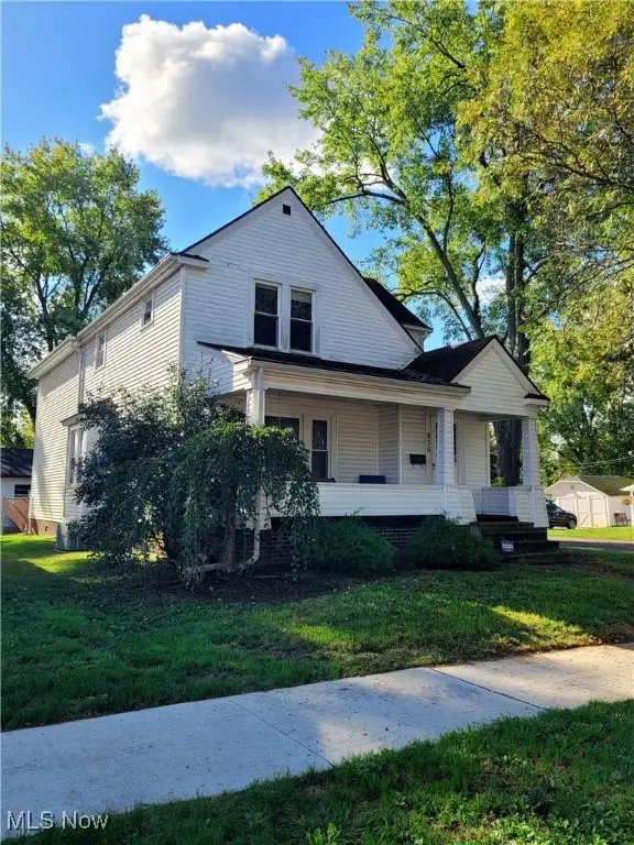 836 Miller Nw Avenue, New Philadelphia, OH 44663 - Image #2