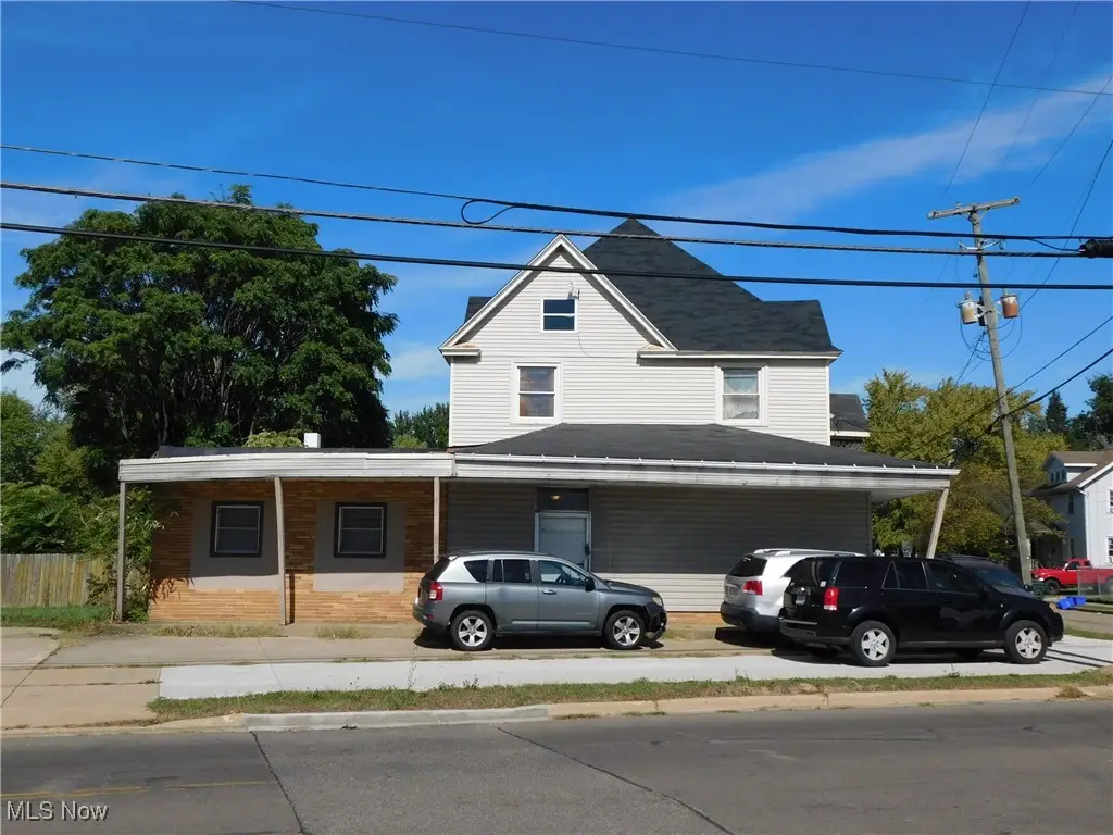 3421 Mahoning Ne Road, Canton, OH 44705 - #1