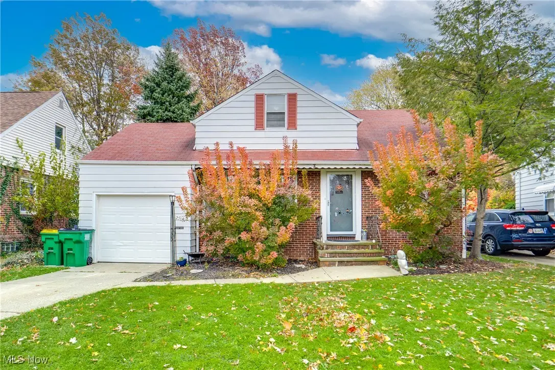 251 E 286th Street, Willowick, OH 44095 - Image #1