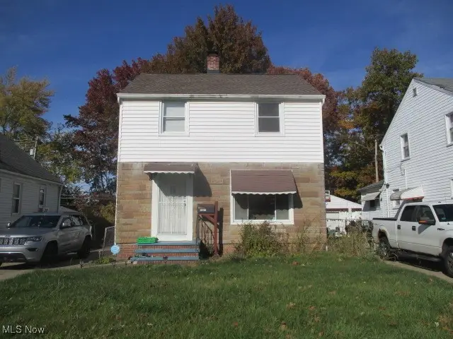 12817 Thraves Avenue, Garfield Heights, OH 44125 - #2