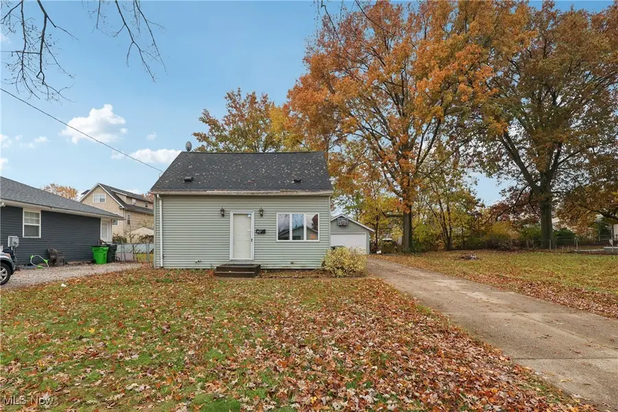 492 E Hopocan Avenue, Barberton, OH 44203 - Image #2