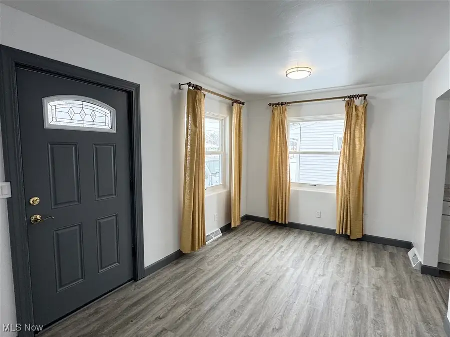 2293 Parkwood Nw Drive, Warren, OH 44485 - Image #2