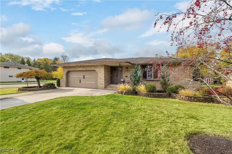 900 N Skyline Drive, Seven Hills, OH 44131 - Image #2