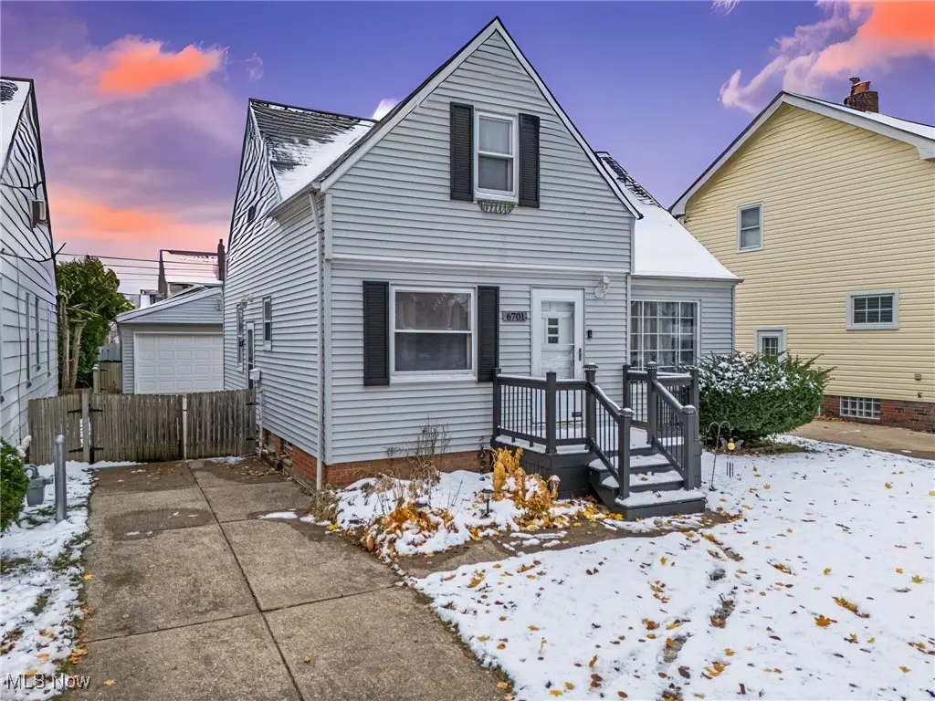 6701 Pelham Drive, Parma, OH 44129 - Image #1