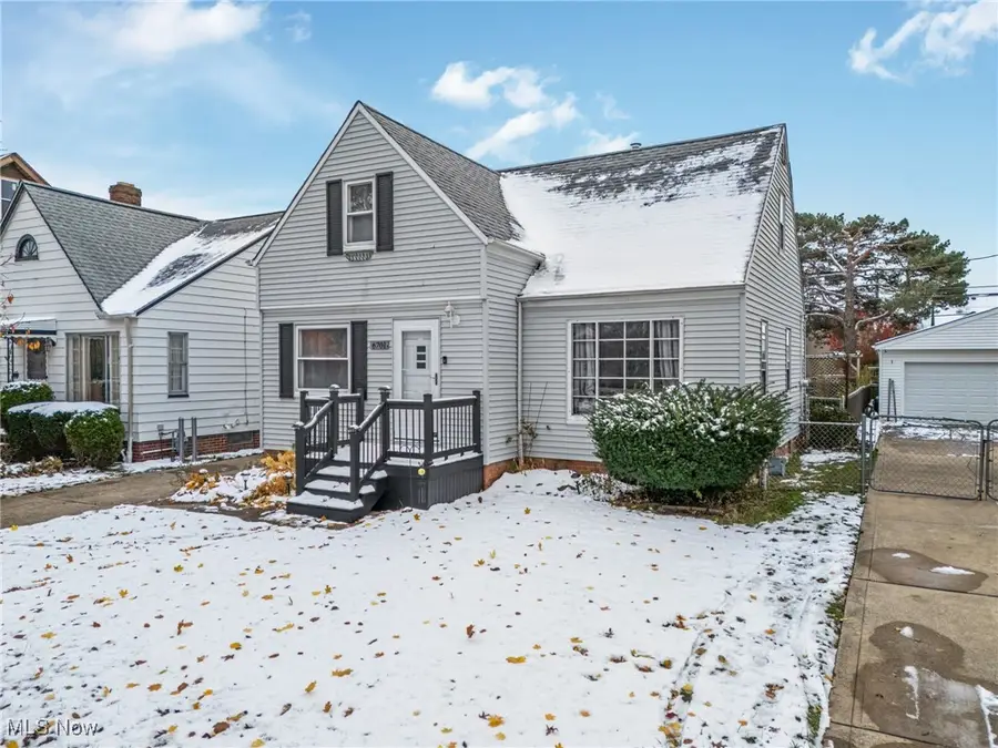 6701 Pelham Drive, Parma, OH 44129 - Image #2