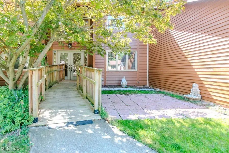 6464 Woodhawk Drive, Mayfield Heights, OH 44124 - Image #2