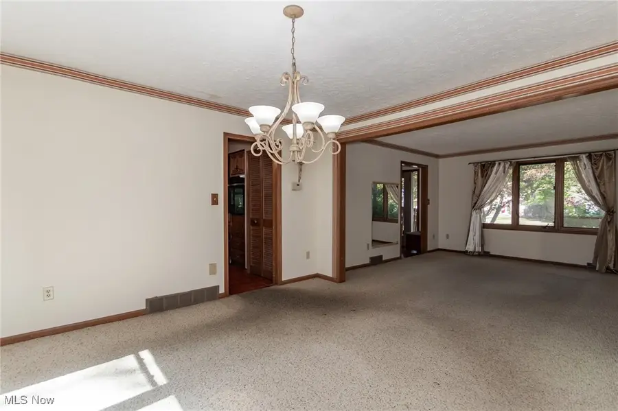 6464 Woodhawk Drive, Mayfield Heights, OH 44124 - Image #3